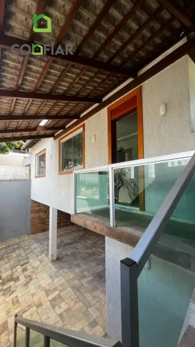 ALUGA-SE | EXCELENTE CASA NO BAIRRO CABRAL | RESIDENCIAL OU COMERCIAL