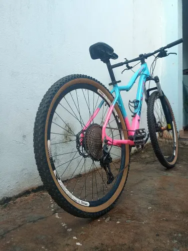 Mountain bike absolute MTB 12 velocidades freios hidráulicos câmbio GTA trocador GTA,
