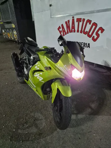 Vendo Kawasaki Ninja 250r 
