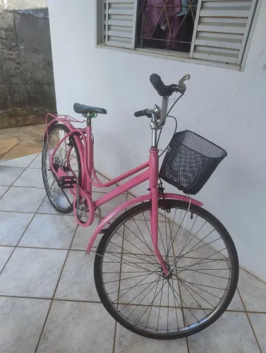 Vendo está linda requia brisa Caloi dos anos 90 valor mil reais atzp * falar i