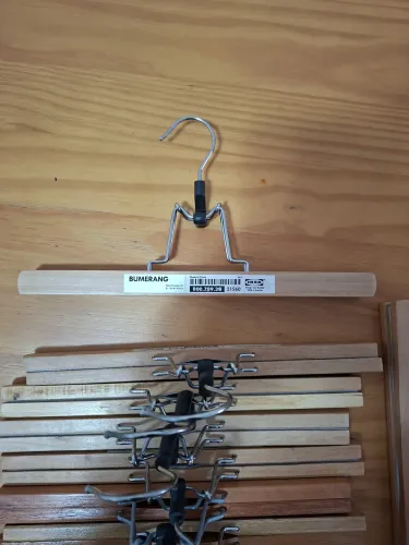 Vendo 10 cabides saia madeira