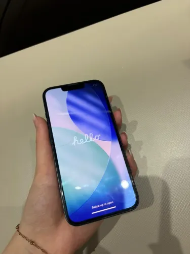 iPhone 13 em perfeito estado