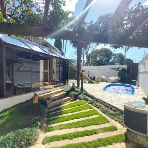Casa com Espaço Gourmet e piscina aquecida - 04 quartos (02 suítes) para alugar, 380 m² po