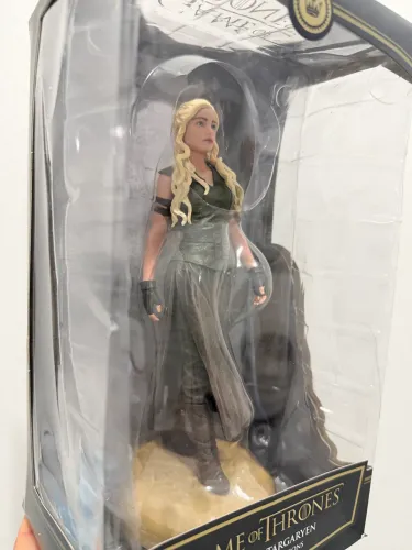 daenerys targaryen dark horse