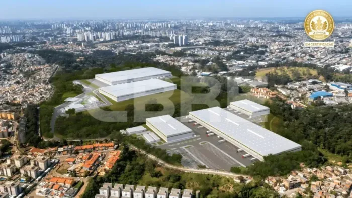 Logística estratégica na divisa com São Paulo, com acesso rápido ao Rodoanel e à Régis Bit