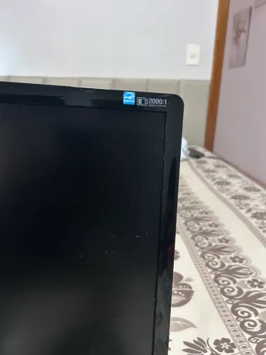 Monitor Samsung -SonicMaster 17polegadas com cabos incluídos