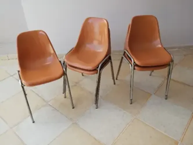 4 cadeiras Marfinite modelo 105 base cromada