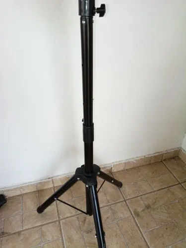 TRIPÉ C/CABEÇA DE BONECO