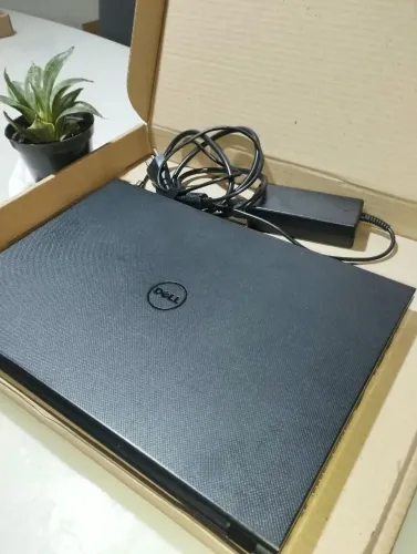 Notebook Dell Intel Core i3 + placa de vídeo integrada + SSD + Windows + Word e Excel