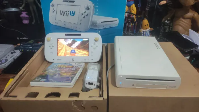 Nintendo Wii U funcionando porém só pela Av vai com adaptador HDMI