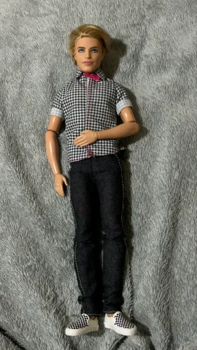 Boneco Ken Fashionista 