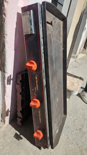 Chapa hambúrguer Metalcubas 3 acendedores, só pegar e usar.