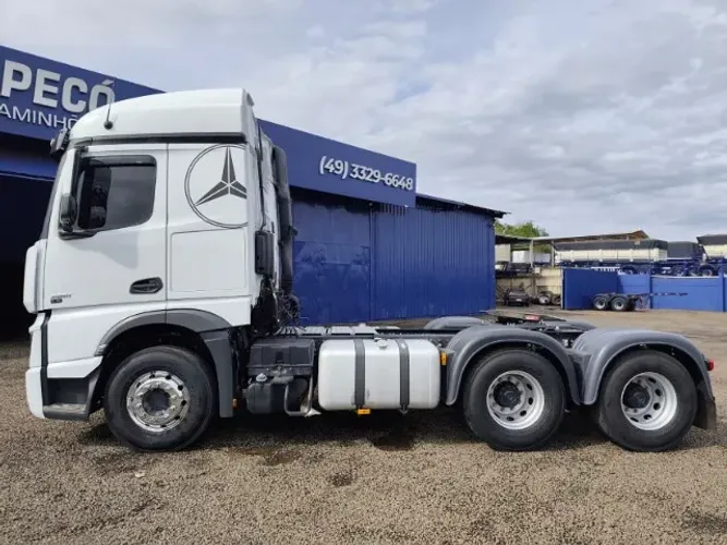 M.B 2651 acrtos 6x4 ano 2022
