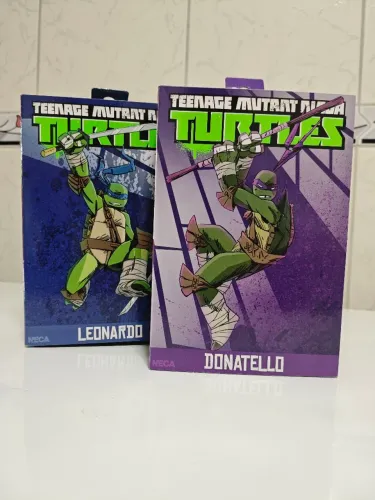 Neca Teenage Mutant Ninja Turtles de 2012 (TMNT) - Donatello e Leonardo