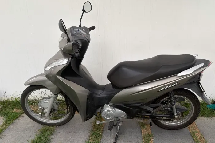 Honda Biz 110i 2024 Prata | Única dona | 10.600 km | R$ 14.500