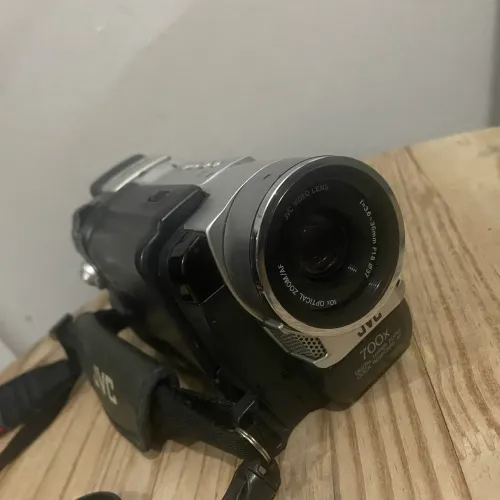 Câmera JVC 700X