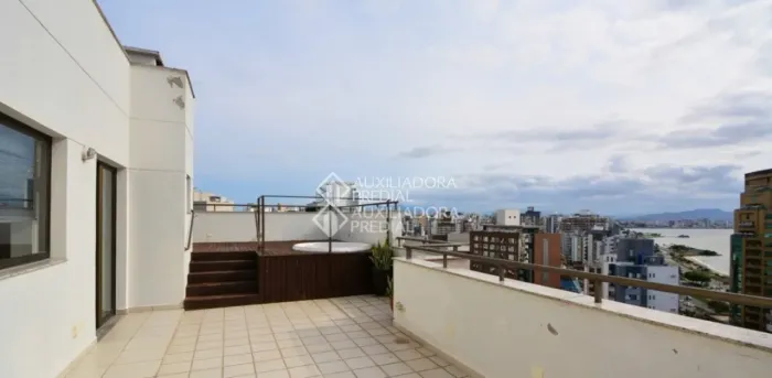 Imóvel para aluguel possui 316 metros quadrados com 3 quartos em Centro - Florianópolis -