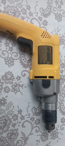 uradeira de Impacto Dewalt, Modelo DW245, Potência de 600W e Tripla Redução de Engrenagem