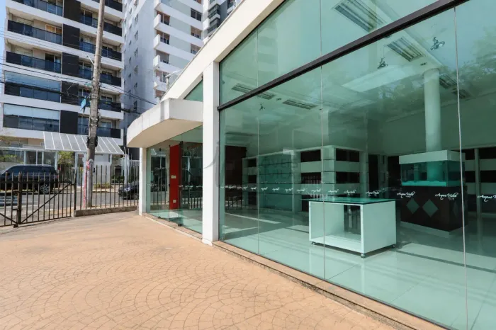 Casa térrea, uso comercial, com 190m2, 2 vagas, próximo ao Parque da Aclimação