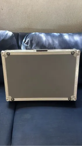 Vendo controladora Ddj SR2 com case