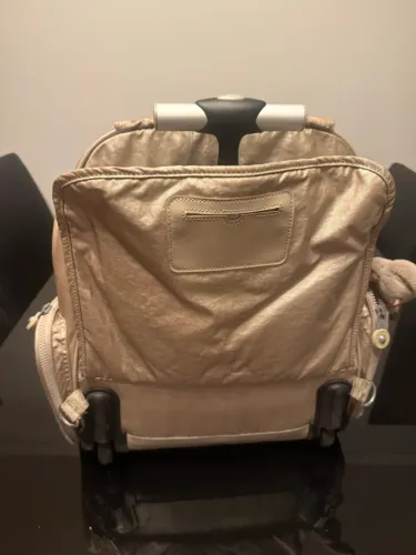 Mochila Kipling com rodinhas
