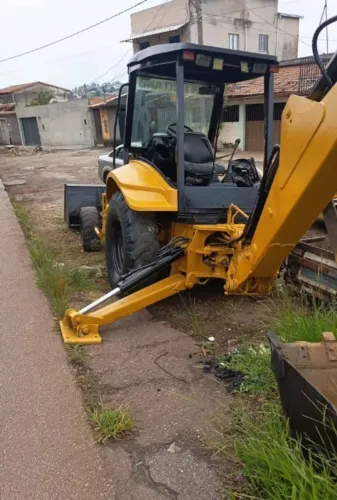 Vendo retroescavadeira new holland 2x4 2009