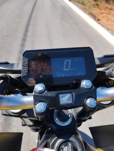 CB 300F