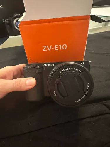 ? Sony ZV-E10 + Lente 16-50mm OSS