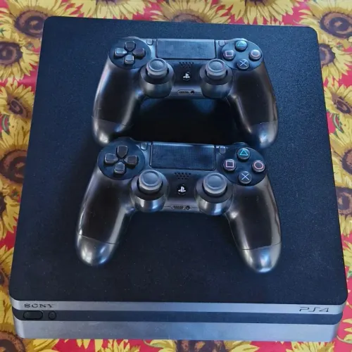Playstation 4 Slim