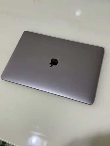 MacBook Pro 15 2017 - i7 | 16GB RAM | SSD 256GB | Radeon - Excelente Estado