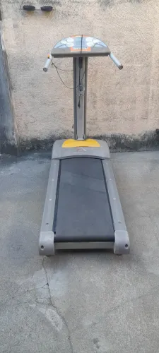 Esteira atletic 410 EE 700 R$ 