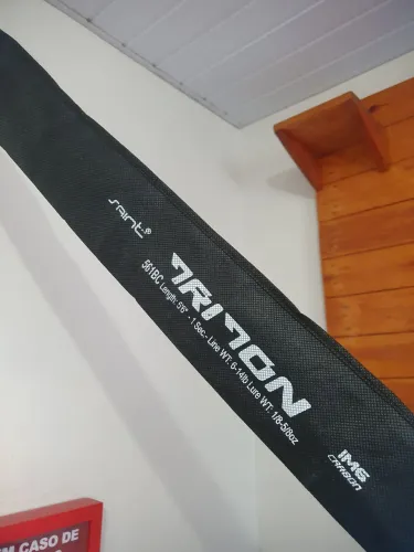 (Nova + brinde) Vara Carretilha Saint Triton 1,68m 6-14Lbs IM6 - inteiriça