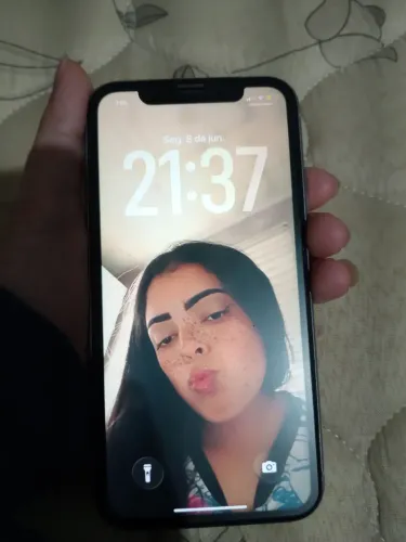 Celular iPhone 11 normal