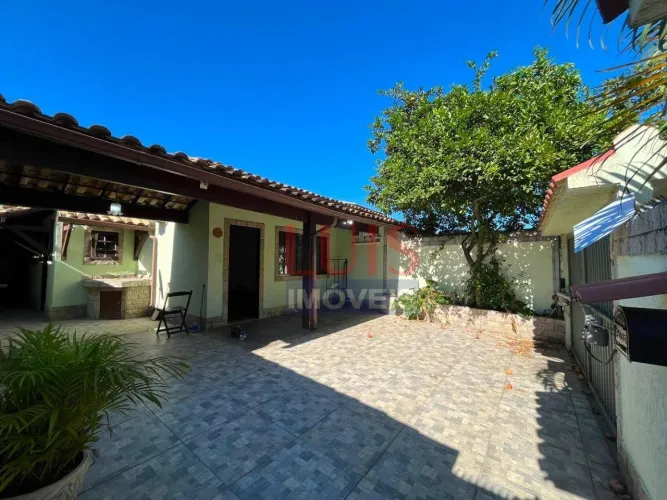 Casa com 3 dormitórios para alugar, 225 m² por R$ 4.683/mês - Itaipu - Niterói/RJ