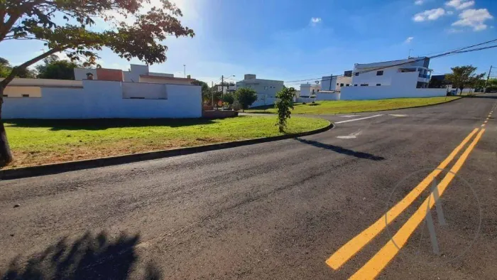 Residencial Flores esquina