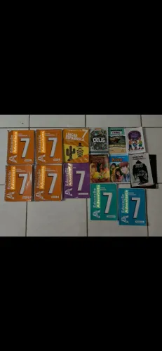 Vende-se material didático adventista do 7*,8* e 9* ano - seminovo