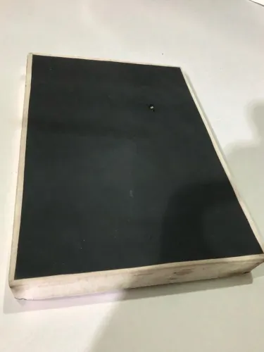 Base de cama de casal, 1,38, em bom estado.