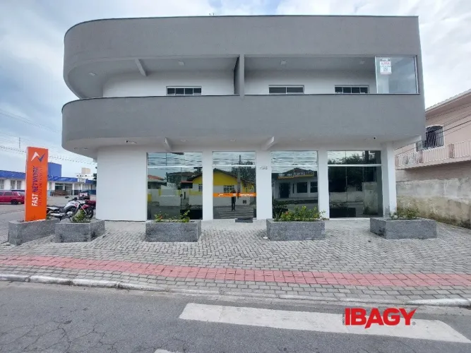 Excelente Apartamento 1 dormitório(s) em Barra do Aririú - Palhoça