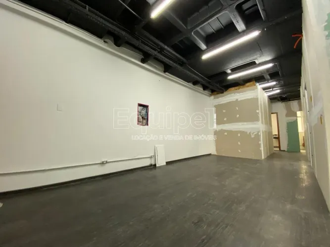 Sala comercial à venda e para alugar, 92m² de área no Centro de Belo Horizonte.