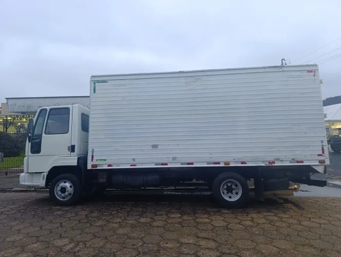 Ford Cargo 815 Baú