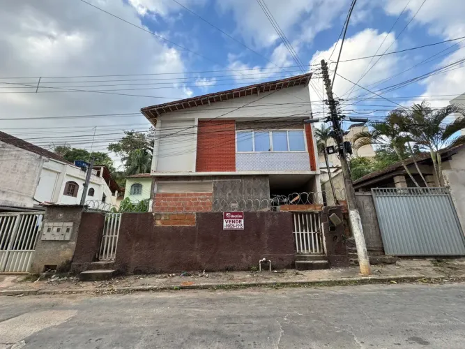 Imóvel para venda possui 360 metros quadrados com 3 quartos em Centro - Guarapari - ES
