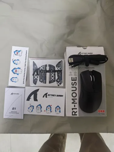 Mouse Attack shark R1 (PRETO)