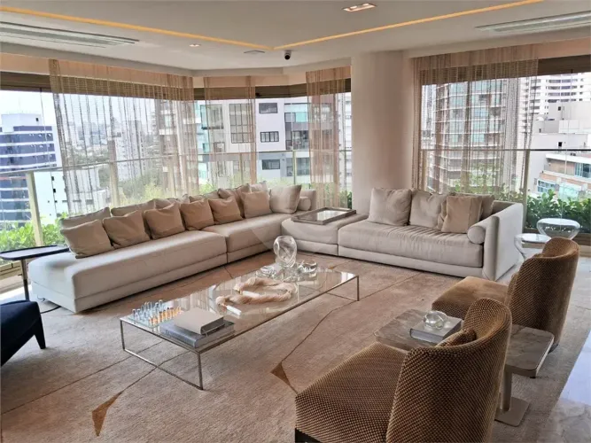 Apartamento com 3 quartos à venda em Moema - SP