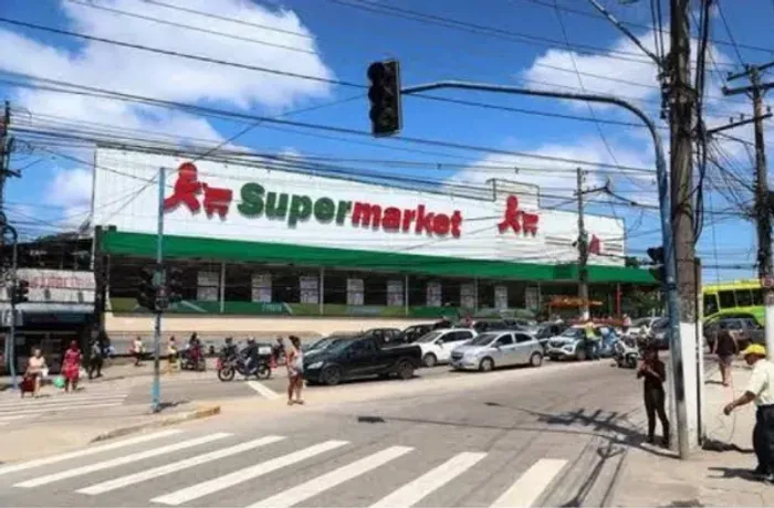Ponto Comercial no Largo da Batalha | Em Frente ao Supermarket | Alto Fluxo