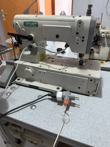 Vendo máquina de costura Siruba 1overloque e 1 ganoleira