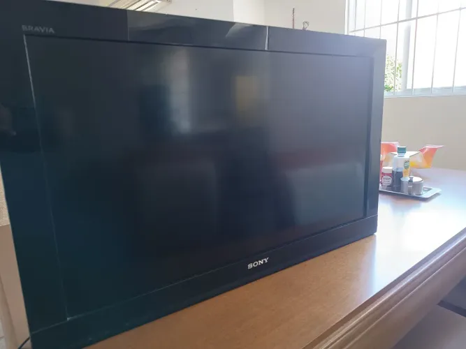 TV digital com tela de cristal, com conversor (não é Smartv)