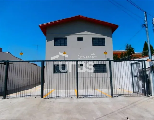 Vendo prédio inteiro, com aptidão Residencial e Comercial