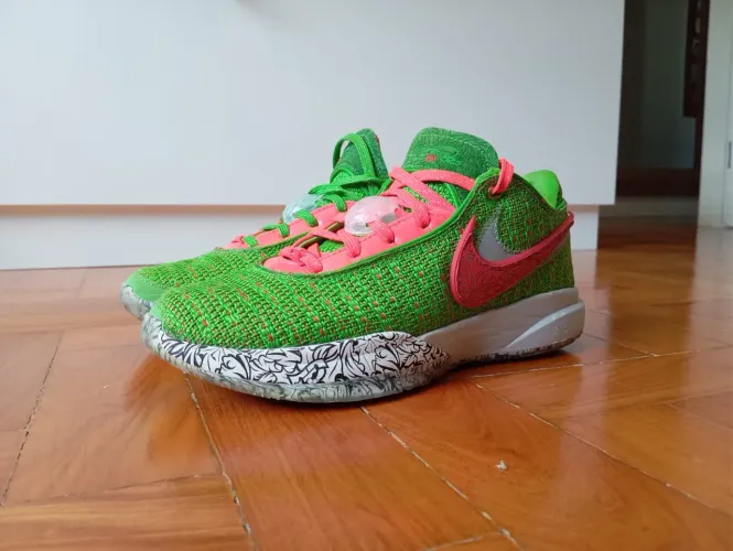 Tenis nike lebron 20 stocking stuffer(edição de natal)