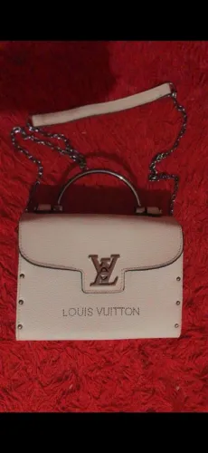 Bolsa Nova, nunca usada ,aberto a negociação!