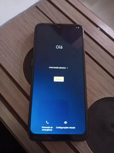 Vendo celular semi novo Motorola E7